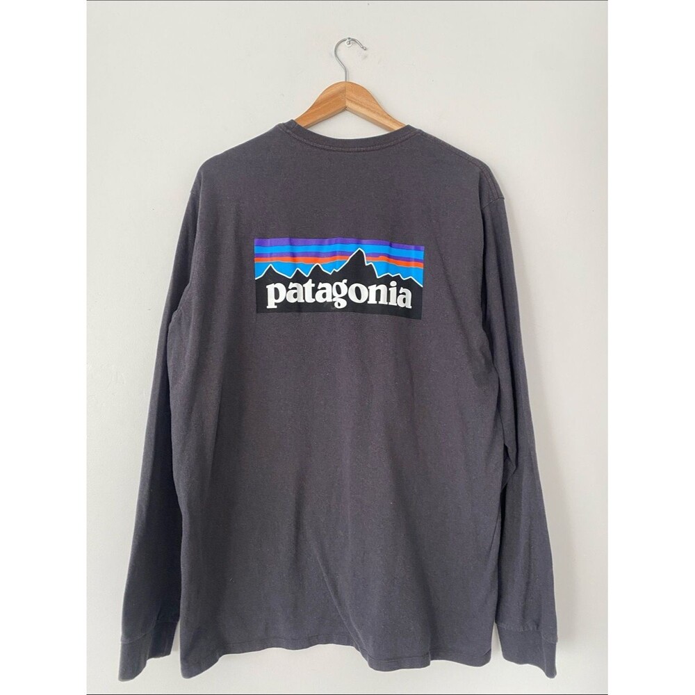 Patagonia Men's Long-Sleeved P-6 Logo Responsibili-Tee in Black XL Casual Hiking